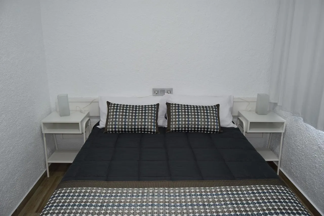 Apartamentos Ar Muntanya Mar Blanes 0*,  Španělsko