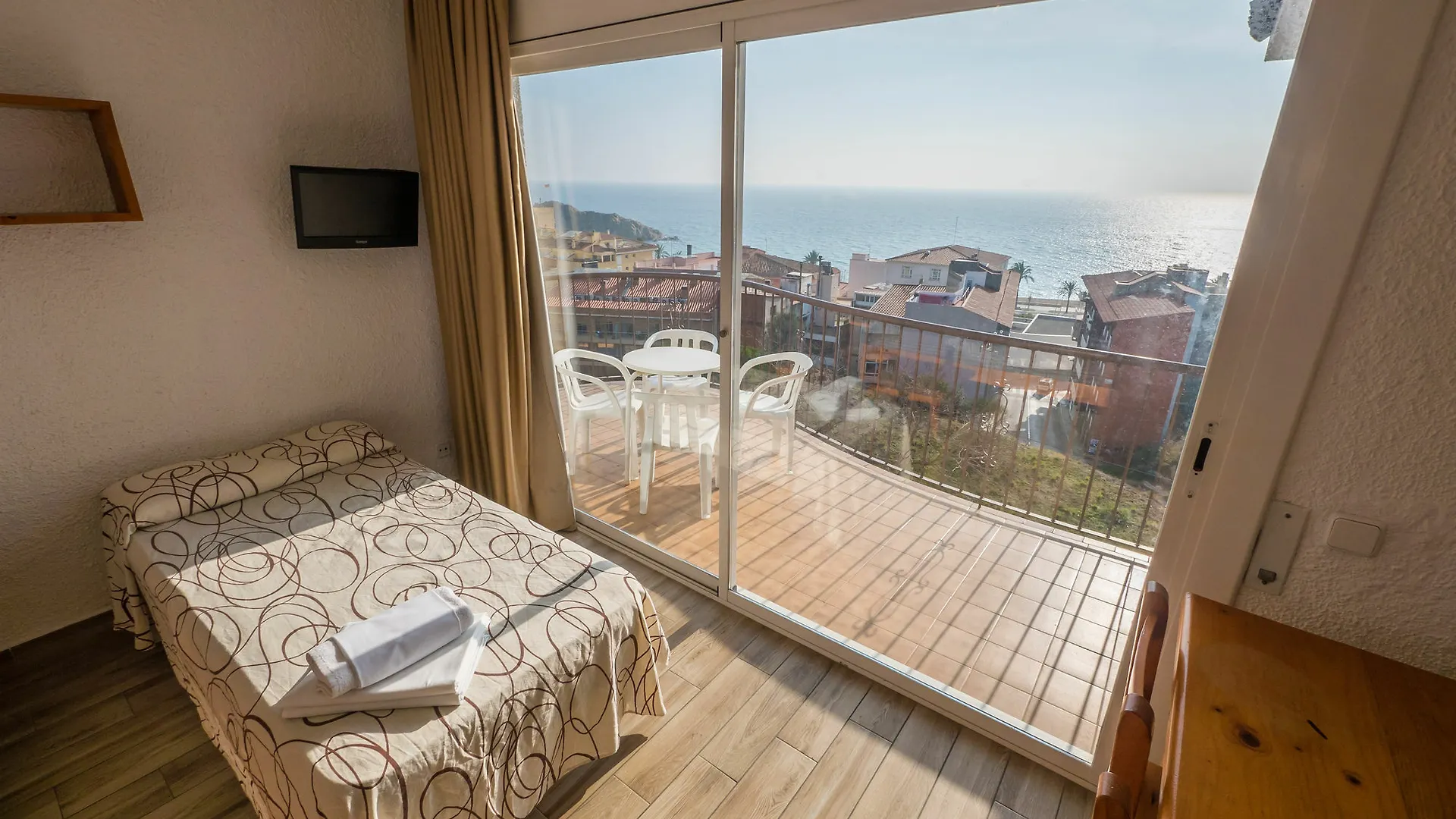 Apartamentos Ar Muntanya Mar Blanes 0*,  Španělsko