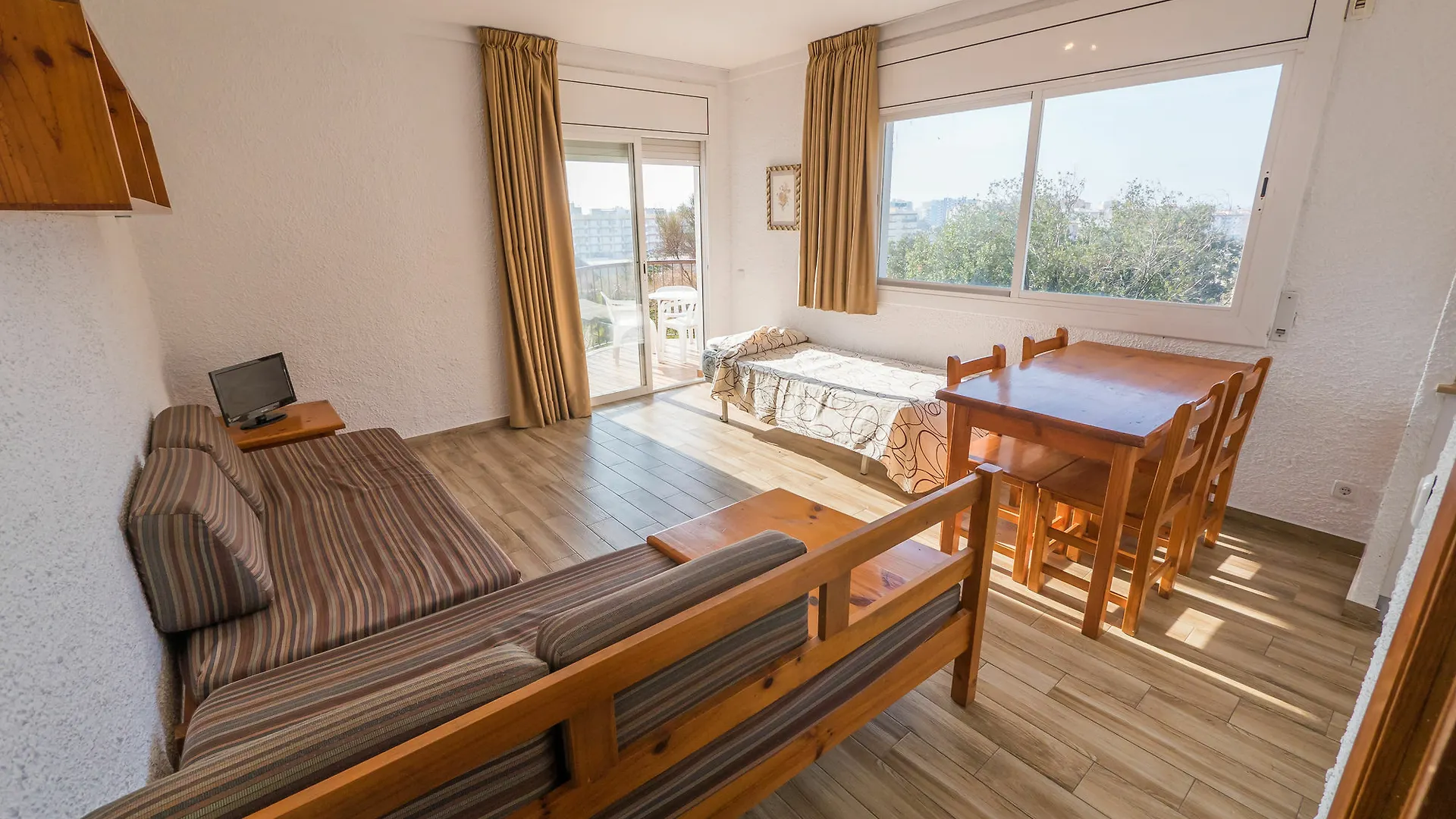 Apartamentos Ar Muntanya Mar Blanes
